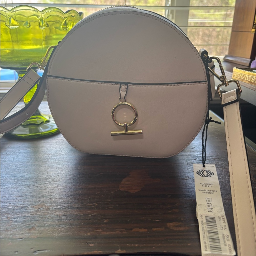 Kate spade new Elegant White Circle Bag